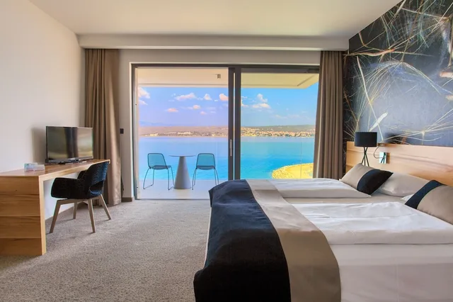 جناح رئاسي بسرير كينج بإطلالة على البحر بشرفة مع أريكة بجاكوزي، Hotel Villa Margaret 2/4