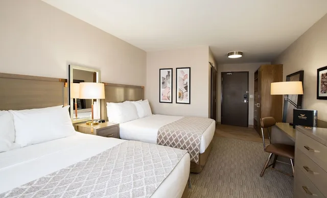 Standard, 2 Queen Beds, Pomeroy Inn & Suites Prince George 2/4