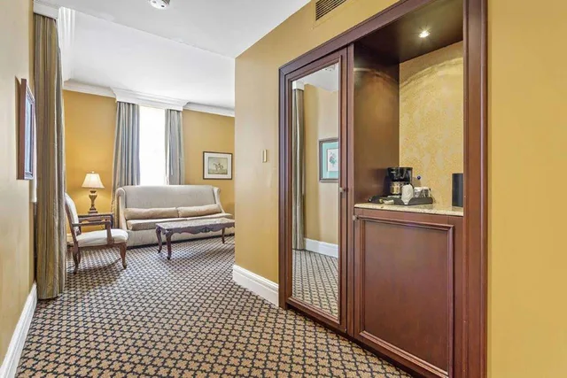 جناح بسرير كينج، The Lafayette by LuxUrban 2/2