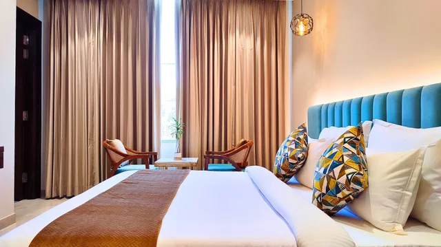 غرفة بريميوم بسرير كينج، MGR Hotel Moradabad 7/10