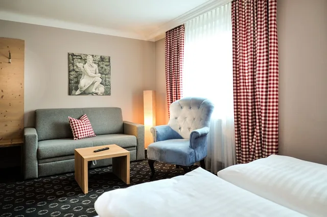 Standard, Triple, 1 Queen and 1 Single Bed, Allergy Friendly، Markus Sittikus Hotel Sigl Gmbh 3/4
