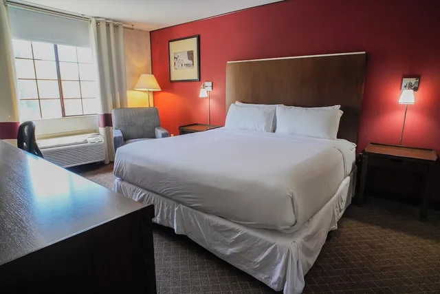 Standard, King Bed, La Hacienda San Jose Silicon Valley 5/7