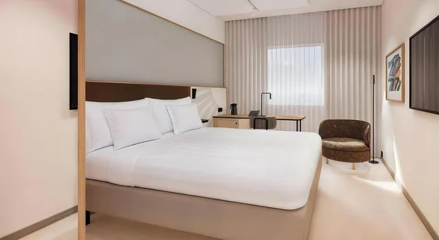 غرفة بسرير كوين، Original Sokos Hotel Royal Vaasa Formerly Radisson Blu Royal Hotel Vaasa 1/2