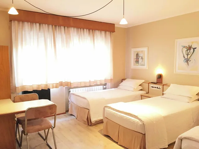 غرفة سوبيريور ثلاثية، Cosmos Hotel 2/7