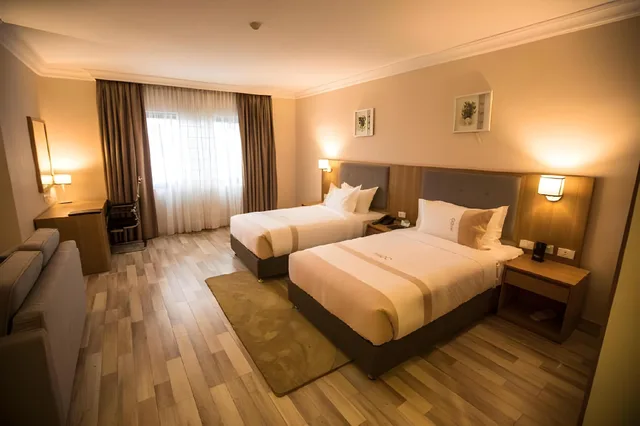 غرفة كلوب، Mado Hotel 1/2