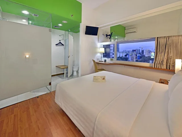غرفة سوبيريور بسرير مزدوج، Whiz Hotel Pemuda Semarang 1/2
