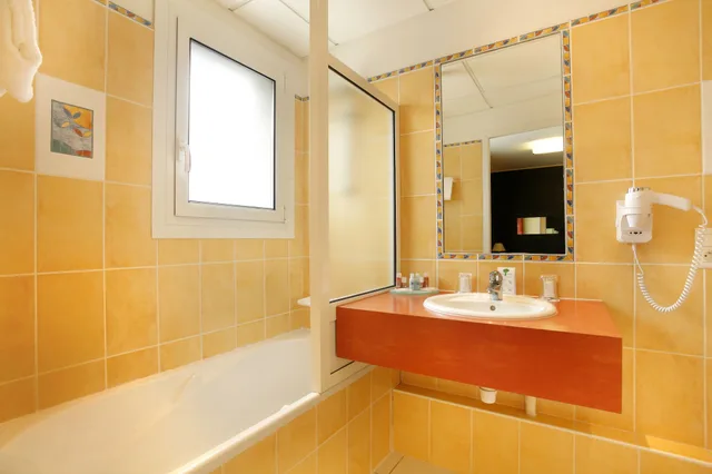 غرفة كلاسيكية بسرير مزدوج، Inter Hotel Les Thermes de L Avenue 3/4