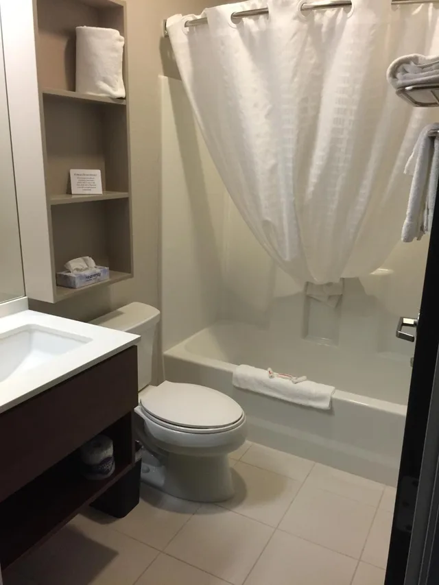 جناح استوديو بسرير كينج مع أريكة، Microtel Inn And Suites By Wyndham Sweetwater 6/6