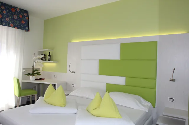 Standard, Queen Bed, Mountain View, Balcony, Hotel Augusta 2/4