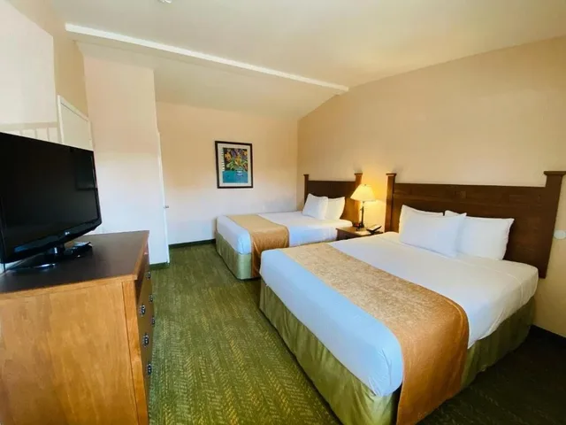 جناح عائلي بسريرين كوين بمطبخ، Lamplighter Inn Suites At Sdsu 1/2