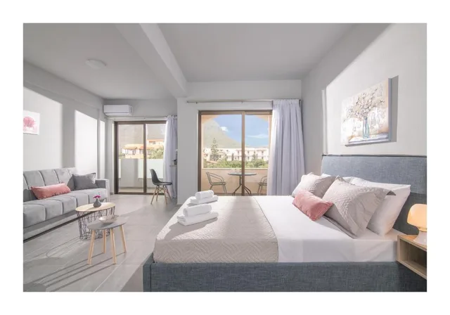 غرفة سوبيريور ثلاثية، Golden Sunlight hotel 1/10