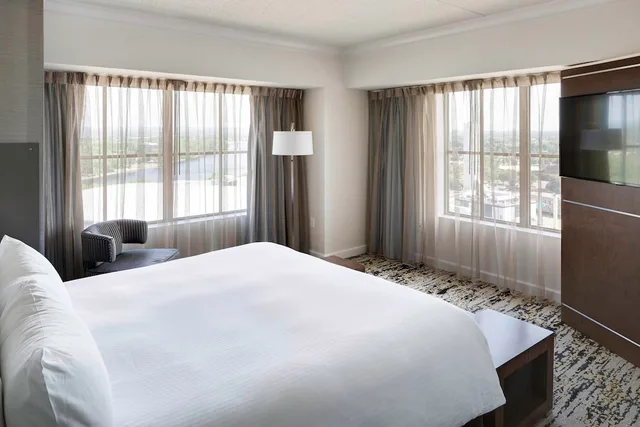 Room, King Bed, Marriott Hartford Downtown 2/10