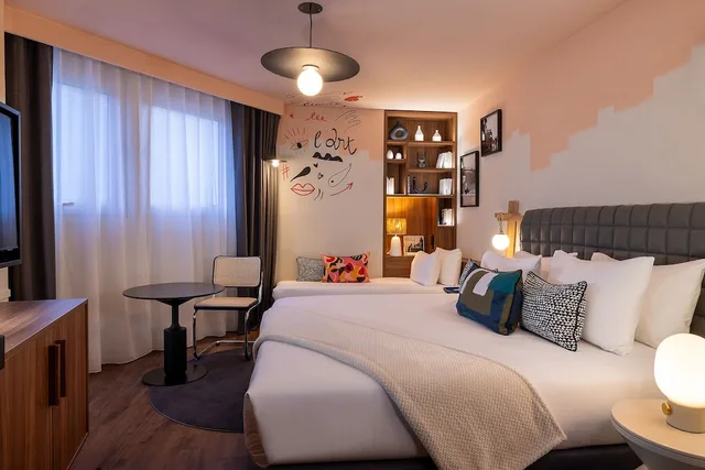 Andre, 1 Queen and 1 Single Bed، Arotel 2/3