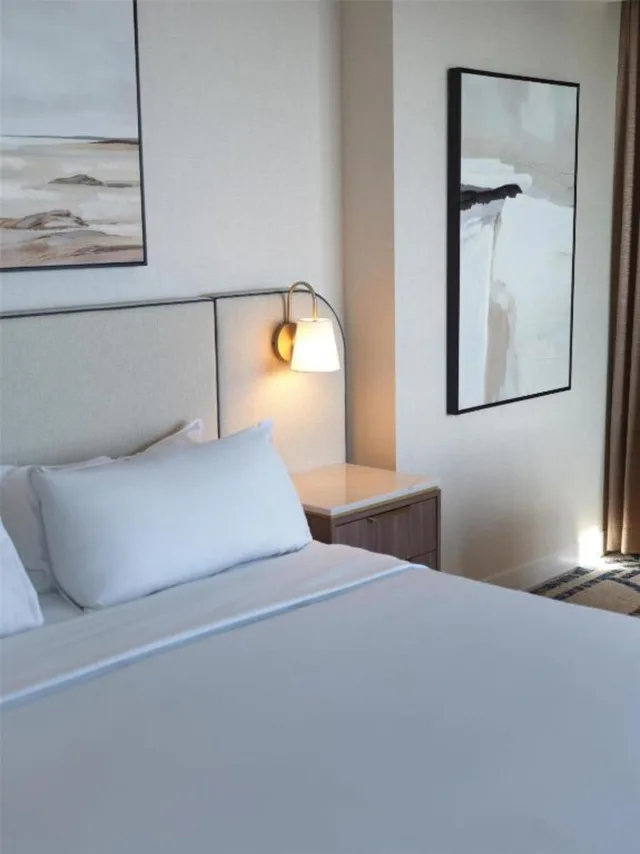 Room, 1 King or 2 Queen Beds, City View، Embassy Suites By Hilton Niagara Falls Fallsview 2/4