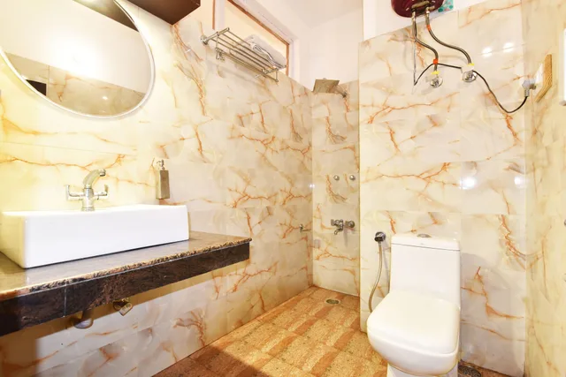 غرفة سوبيريور بسرير كينج، HOTEL DEVLOK 5/5