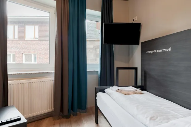 غرفة مفردة، a&o Koln Dom 3/11