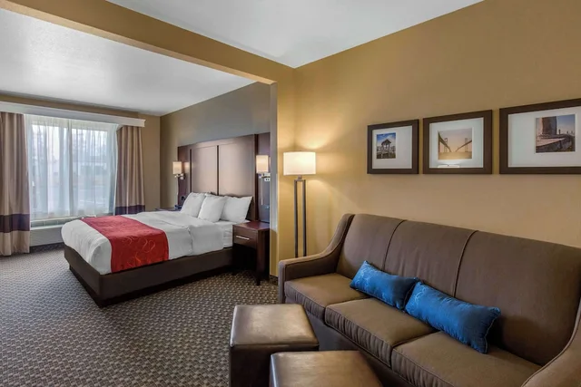جناح بسرير كينج مع أريكة، Comfort Suites Seaford 4/6