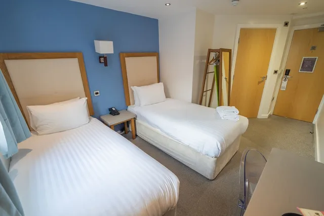 غرفة قياسية بسريرين منفصلين، Waterside Hotel And Leisure Club 1/5