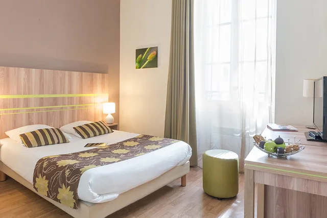 Standard, Double Bed, Appart City Confort Nantes Centre 1/2