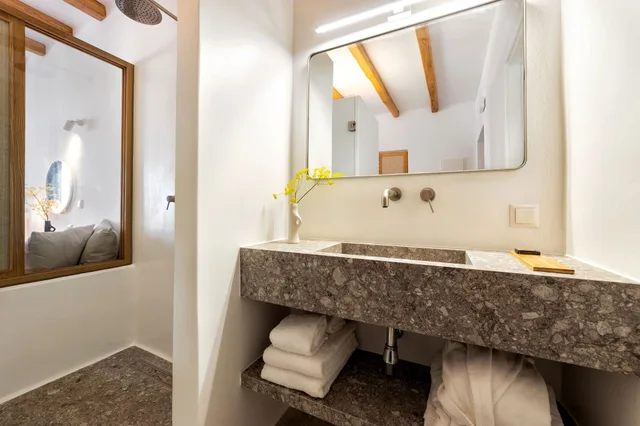 Superior, Queen Bed, Jetted Tub, Anemomylos Residence 5/5