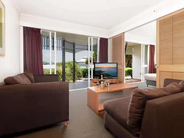 جناح بسرير كينج بغرفة نوم واحدة بإطلالة، Novotel Sunshine Coast Resort 1/2