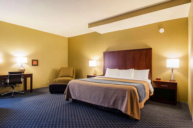 جناح بسرير كينج، Comfort Inn & Suites Sea-Tac Airport 3/5