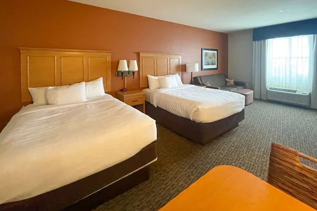 Efficiency, Suite, 2 Queen Beds, Accessible، MainStay Suites Sidney - Medical Center 1/5