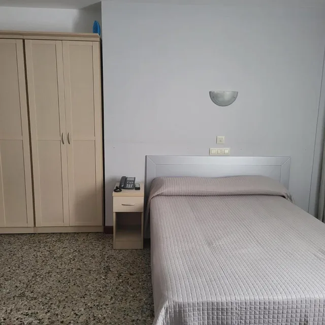 غرفة بسرير مزدوج مع سرير إضافي، Cogullada 7/9