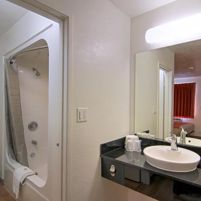 غرفة بسرير كوين، Motel6 Scottsdale, AZ - Old town Scottsdale/Fashion Square 9/9
