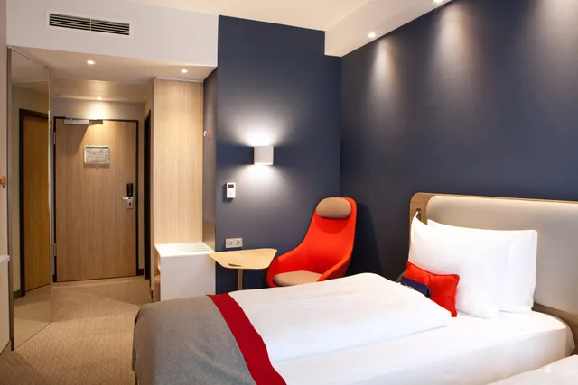 غرفة قياسية بسريرين منفصلين بإطلالة على الحديقة، Holiday Inn Express Mulheim Ruhr 1/7