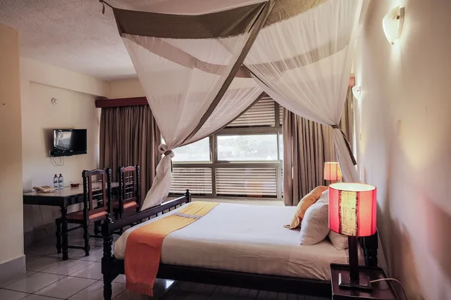 غرفة قياسية رباعية بأربعة أسرّة، The Kenya Comfort Hotel Suites 6/8