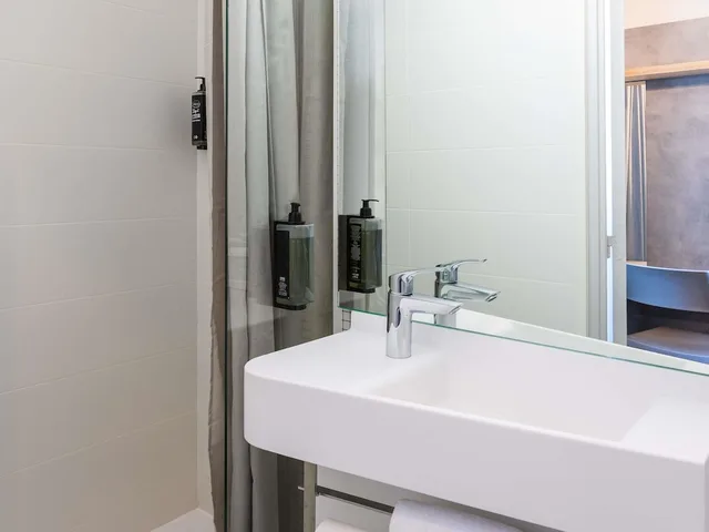 غرفة ثلاثية بسرير مزدوج وسرير بطابقين، Ibis Budget Angouleme Centre 10/10