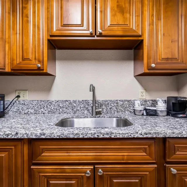 جناح بسريرين كوين مع أريكة، Best Western Amador Inn 5/5