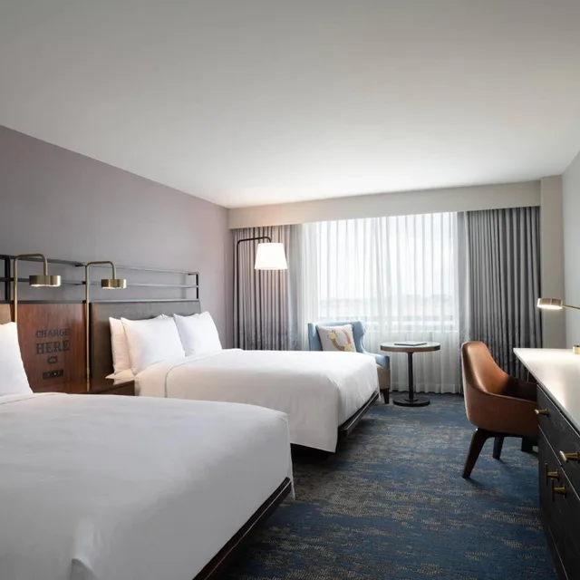 غرفة بسريرين مزدوجين، Renaissance Dallas Addison Hotel 1/3