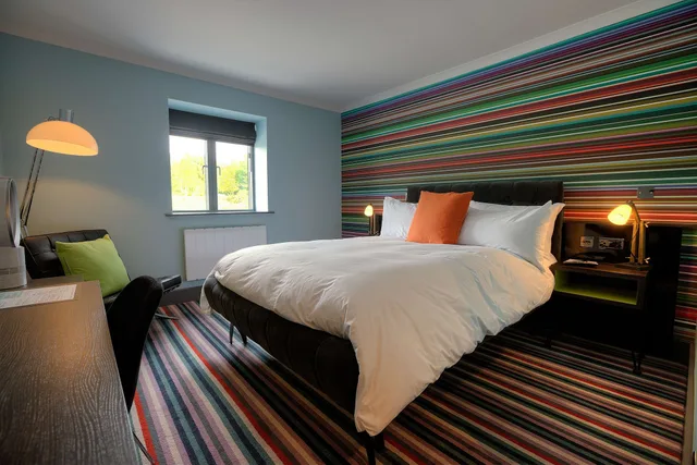 غرفة بسرير مزدوج، Village Urban Resort Coventry 4/10