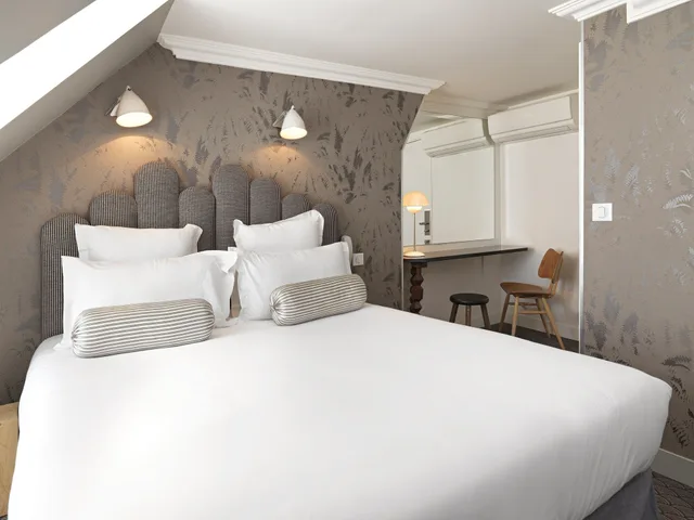 Room, Twin Beds, Side Sea View، Hotel Paradis 1/5