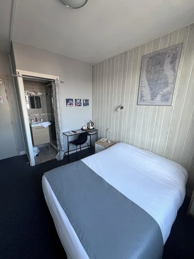 غرفة بسرير مزدوج بإطلالة على المرفأ، L Univers Hotel 1/9