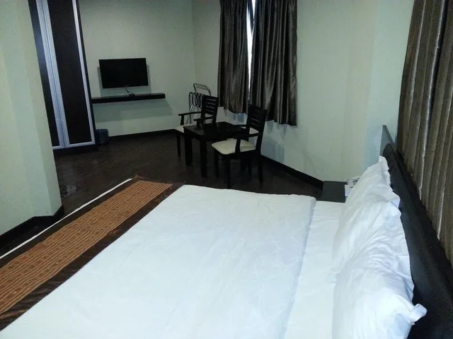 Super, Deluxe, King Bed, The Corum View 5/7