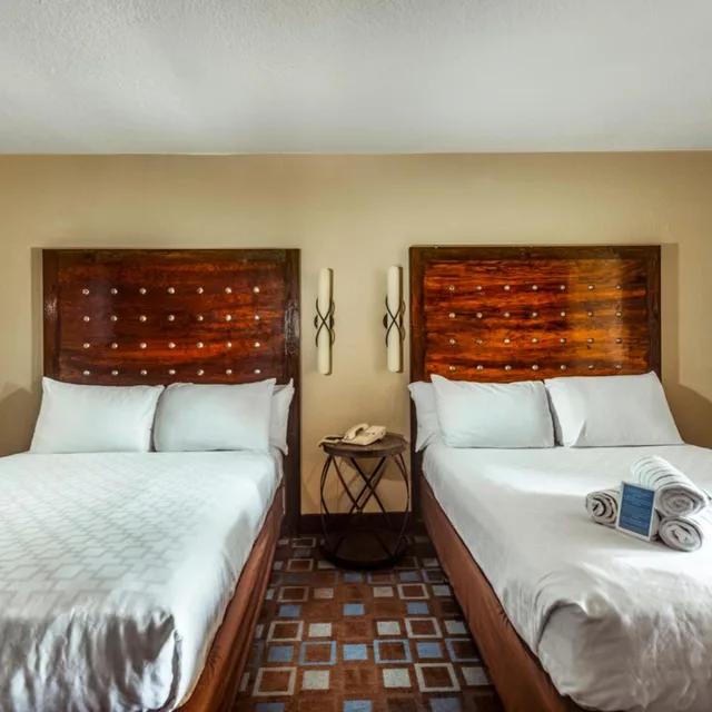 Pointe, Suite, 2 Queen Beds, Beach Floor، The Nautical Beachfront Resort 1/3