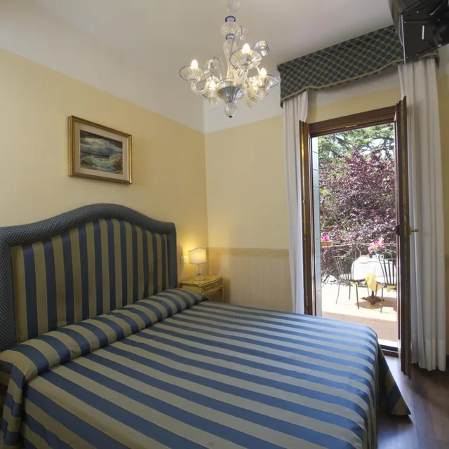 غرفة بسرير مزدوج بشرفة، Villa Edera 3/8
