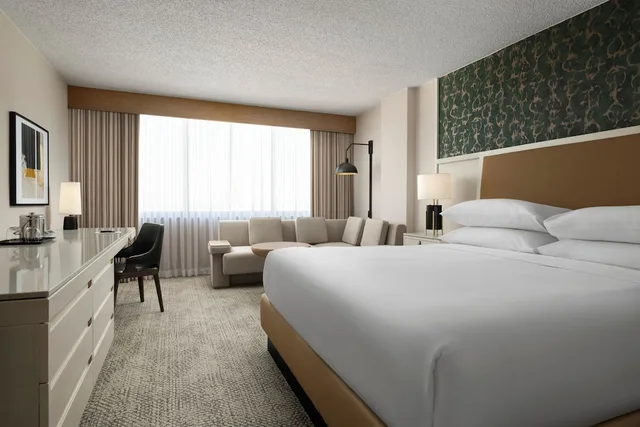 غرفة بريميير بسرير كينج، Sheraton Grand Nashville Downtown 1/6