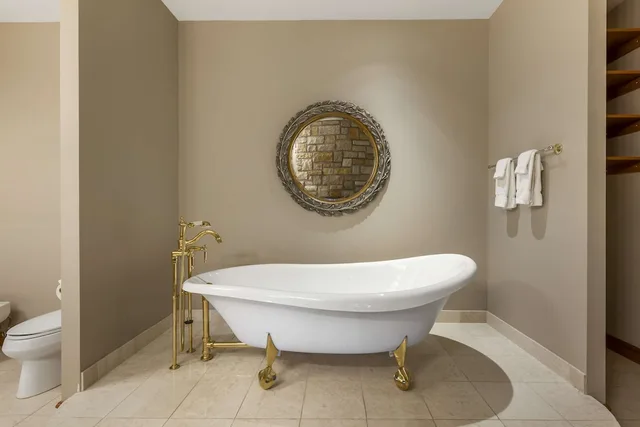 غرفة قياسية بسريرين مزدوجين بإطلالة على البحيرة، Christies Mill Waterfront Resort and Spa 5/5