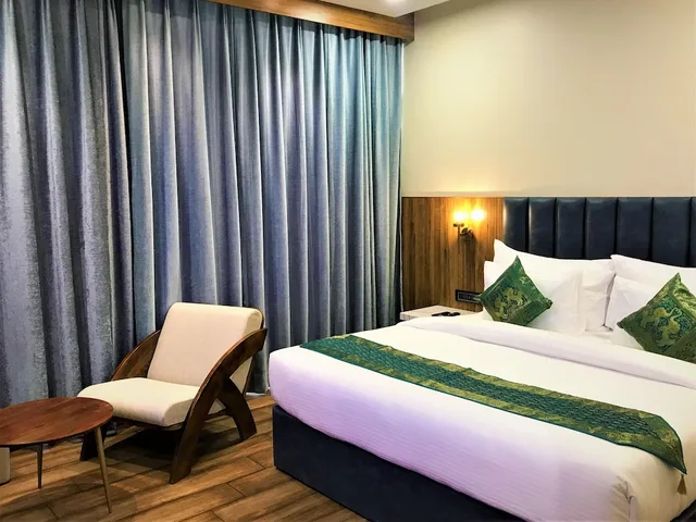 Premier, Double Bed, Resort View، Sterling Pushkar 2/5