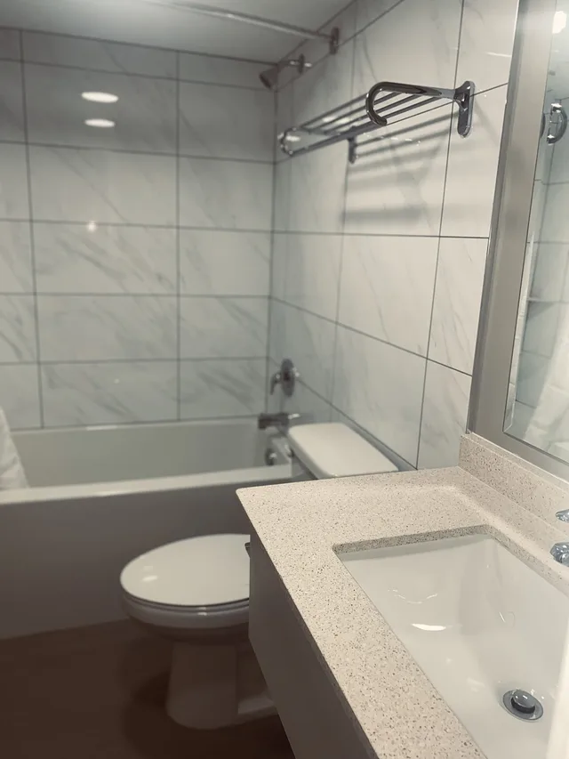 Upgrade, Efficiency, King Bed، Econo Lodge Prince George City Centre 2/2