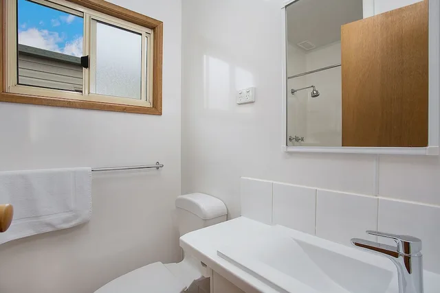 كابينة سوبيريور عائلية بسرير كوين وأسرّة بطابقين بغرفتي نوم، LAKE HAMILTON MOTOR VILLAGE AND CARAVAN PARK 8/10