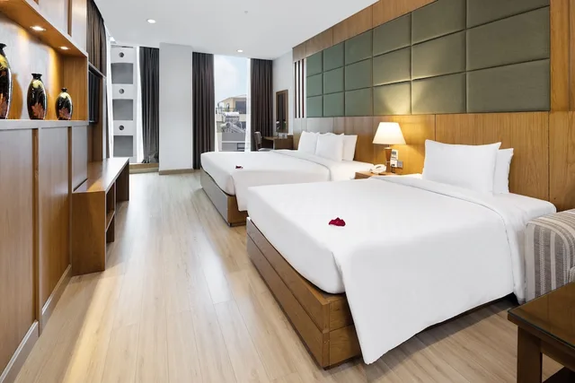 جناح عائلي بسرير مزدوج وسرير فردي بإطلالة على المدينة، Edenstar Saigon Hotel 1/9