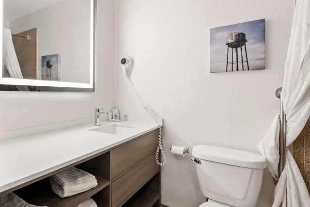 غرفة بسرير كينج، Comfort Inn & Suites Elk City South 4/4