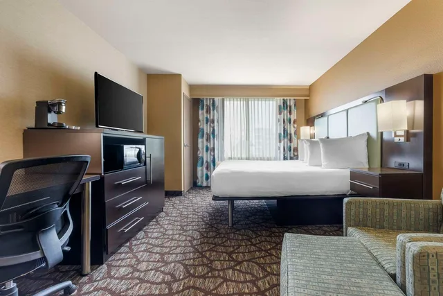 غرفة بسرير كينج، Best Western Plus Oceanside Palms 3/4