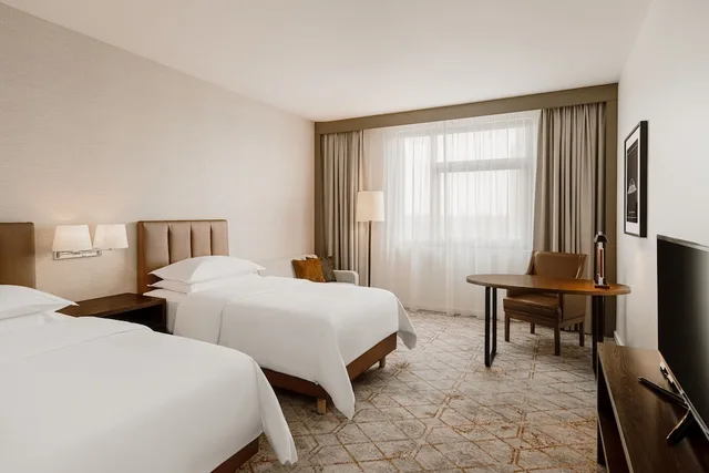 غرفة ديلوكس بسريرين منفصلين، Sheraton Poznan 2/3