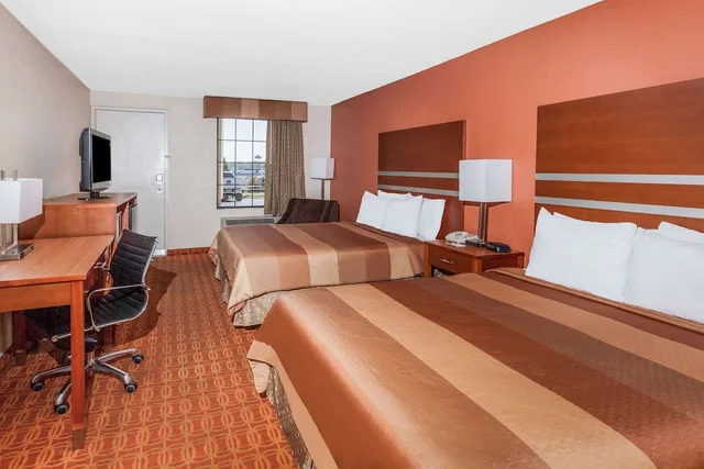 غرفة قياسية بسريرين كوين، Days Inn By Wyndham Dalton 2/4